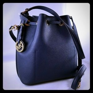 Michael Kors Greenwich Bucket Bag